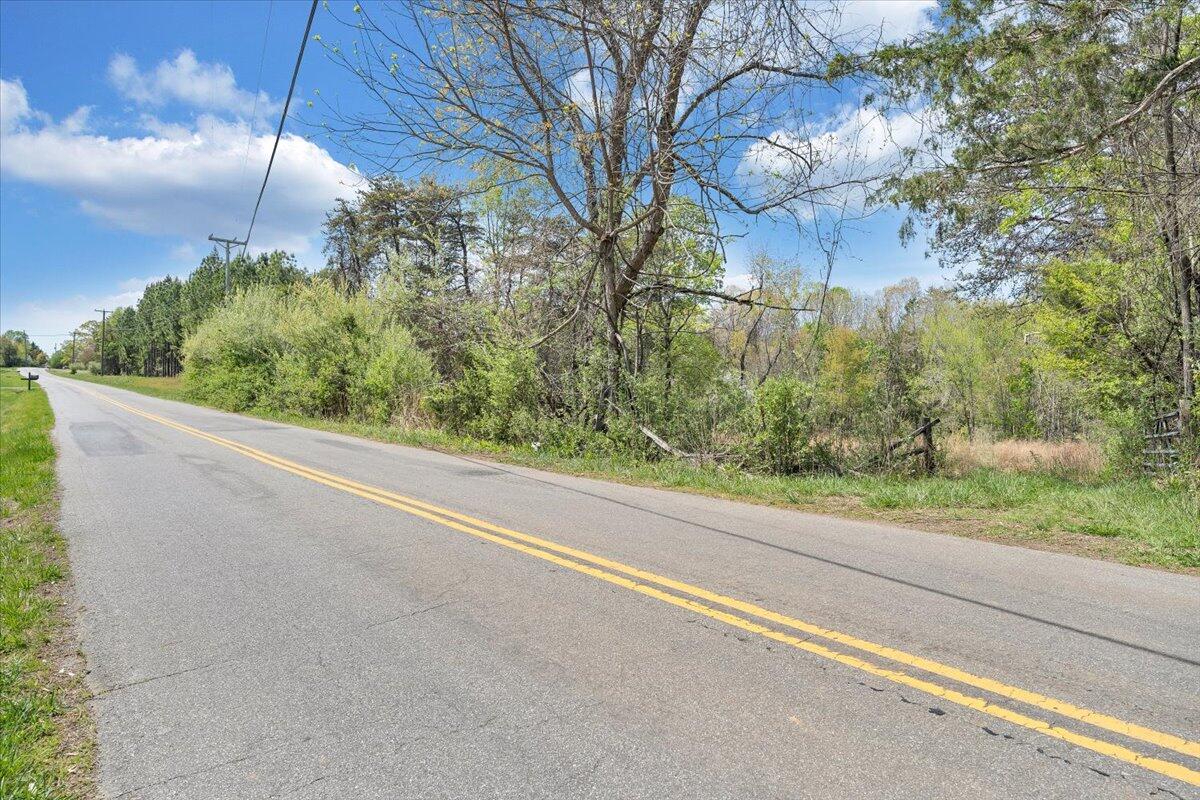 1401 Merriman Way Road Moneta, VA 24121 - Photo 32 of 33 Roadfrontage