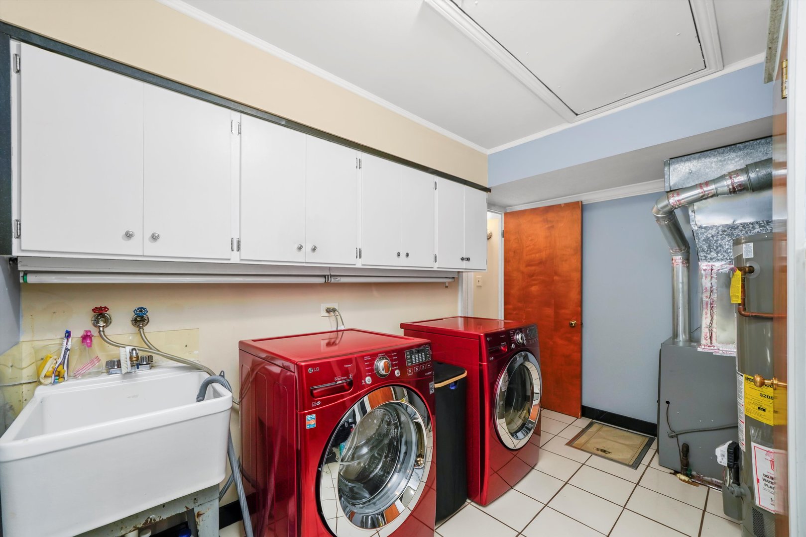 1106 Arthur Avenue Berkeley, IL 60163 - Photo 17 of 28 a utility room with dryer and washer