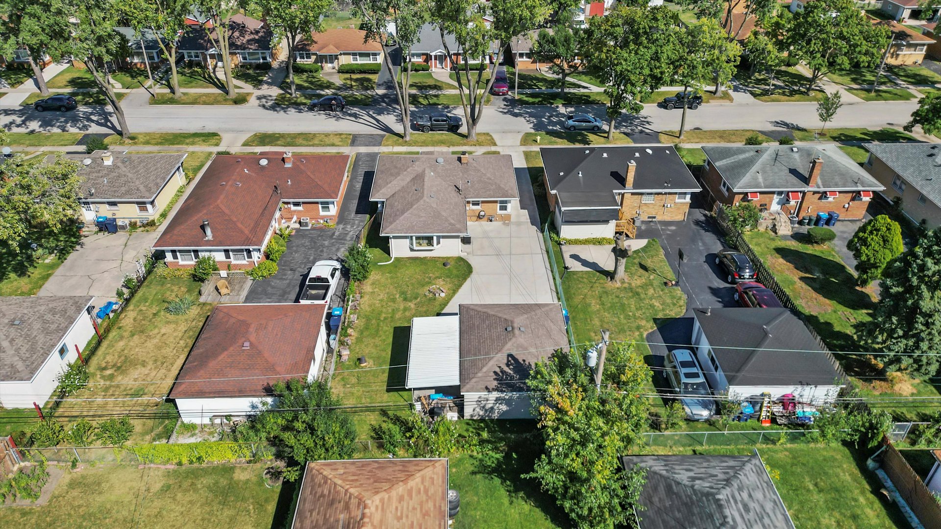 1106 Arthur Avenue Berkeley, IL 60163 - Photo 28 of 28 an aerial view of multiple houses with yard