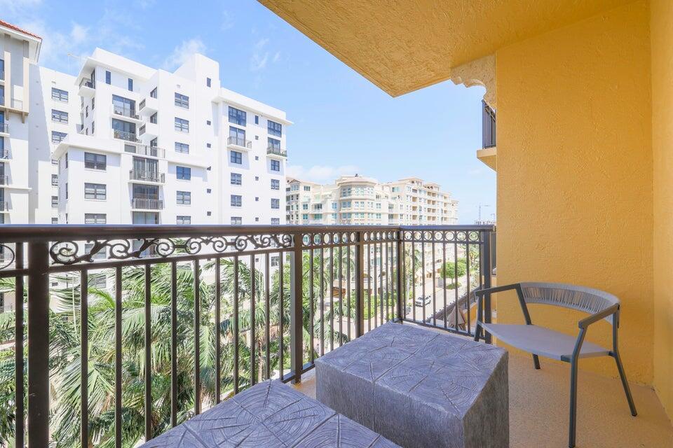 101 Plaza Real South, Unit 606 Boca Raton, FL 33432 - Photo 14 of 17 Patio City View