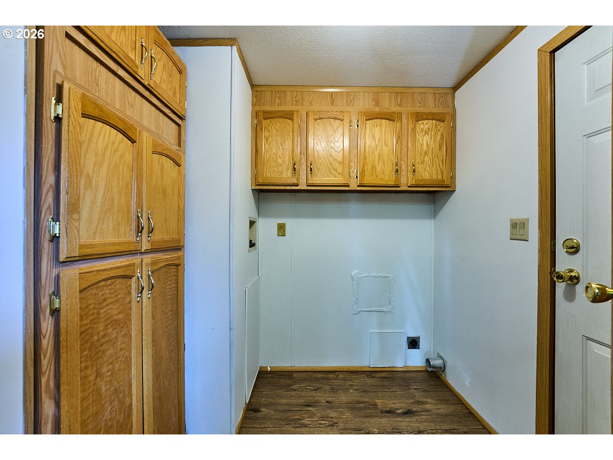 801 Residence Street Enterprise, OR 97828 - Photo 11 of 20 a view of front door