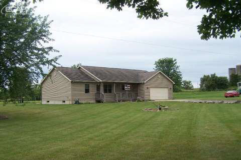 10100 Beard Road Byron, MI 48418 - Photo 3 of 26 20446135-2.JPG