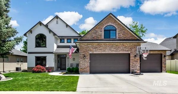 $729,900 | 2830 South Proud Way, Meridian, ID 83642