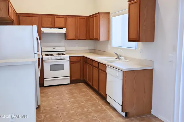 $2,050 | 7559 North Summit Pass, Prescott Valley, AZ 86315