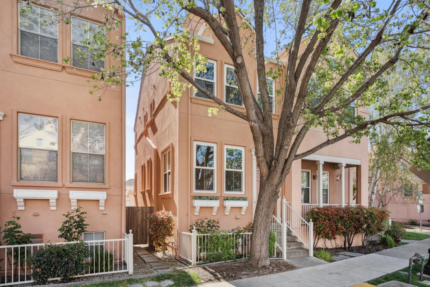 139 Pacchetti Way Mountain View, CA 94040 - Photo 1 of 33