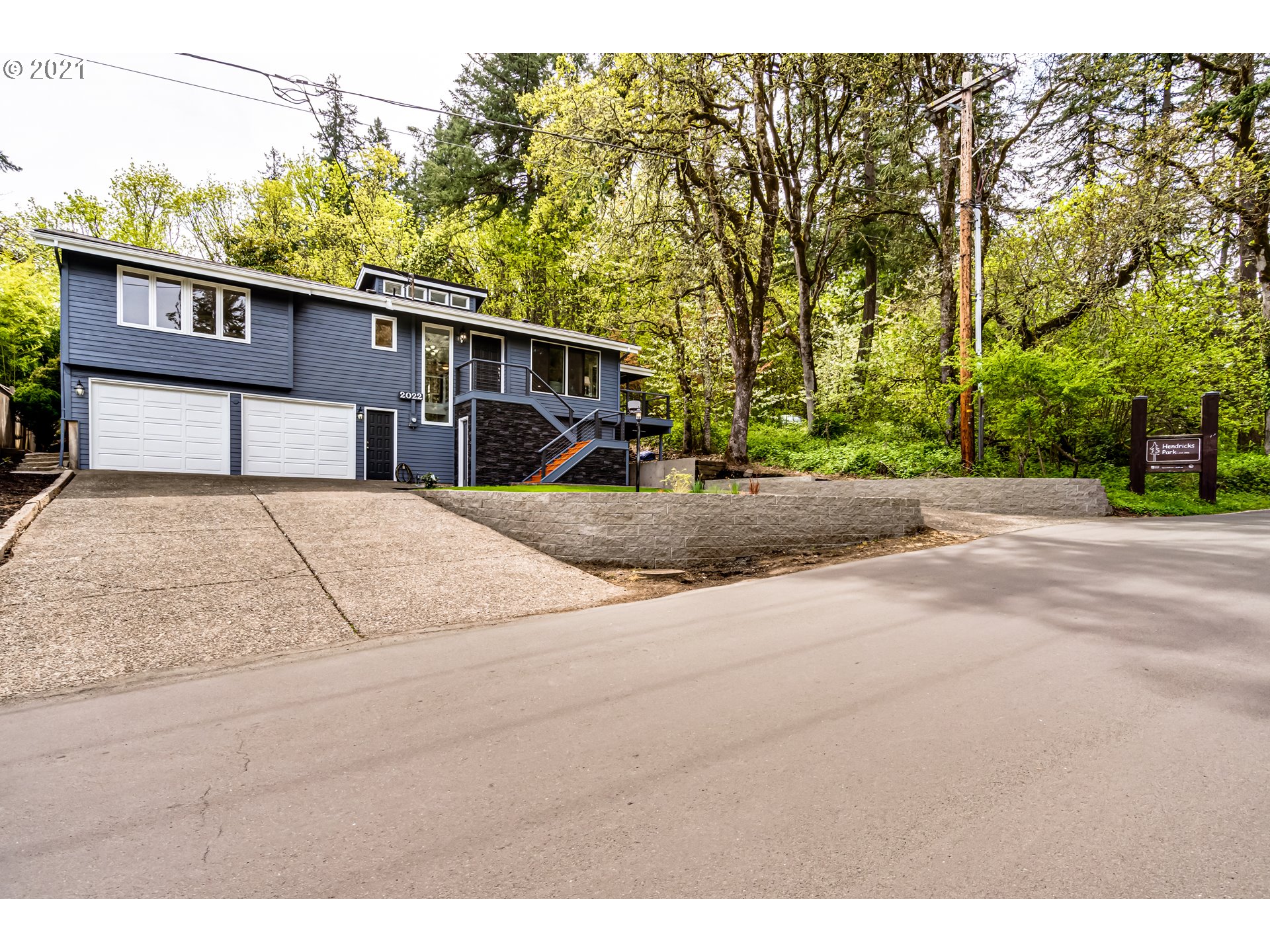 2022 Floral Hill Drive Eugene, OR 97403 - Photo 2 of 32