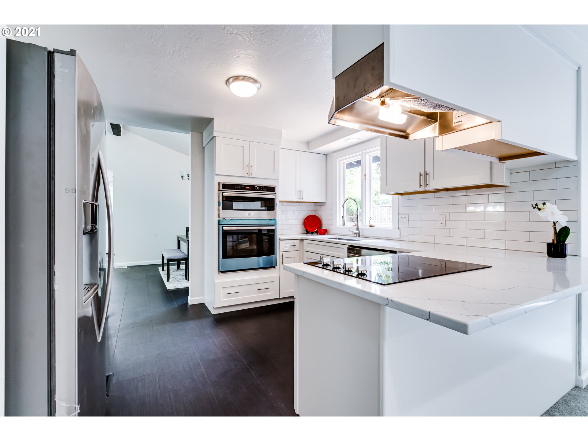 2022 Floral Hill Drive Eugene, OR 97403 - Photo 13 of 32