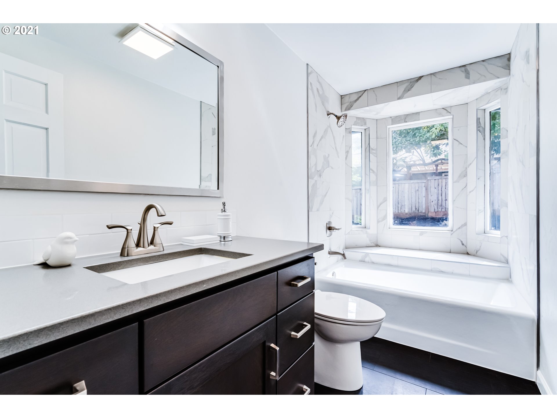 2022 Floral Hill Drive Eugene, OR 97403 - Photo 17 of 32