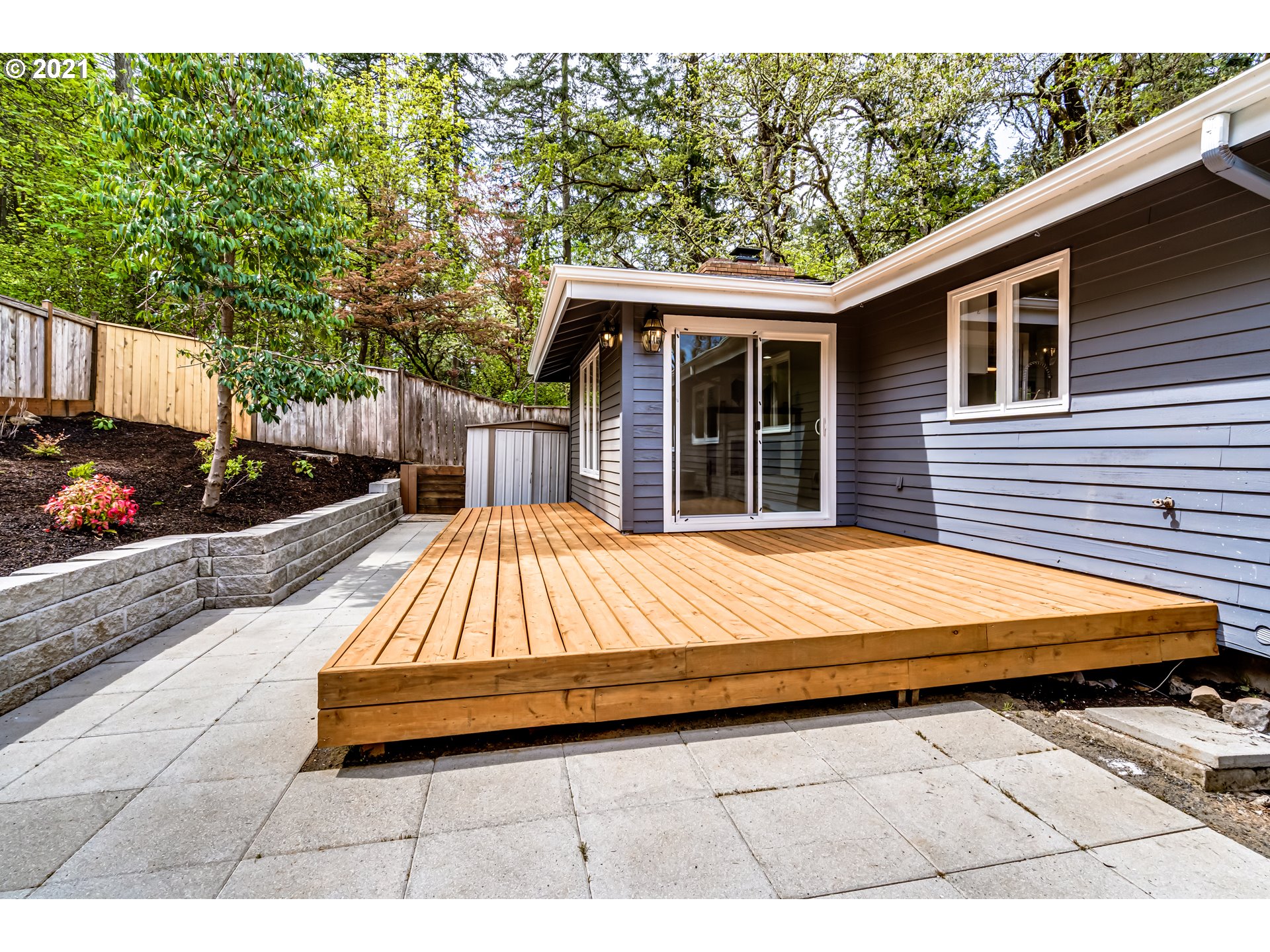 2022 Floral Hill Drive Eugene, OR 97403 - Photo 21 of 32