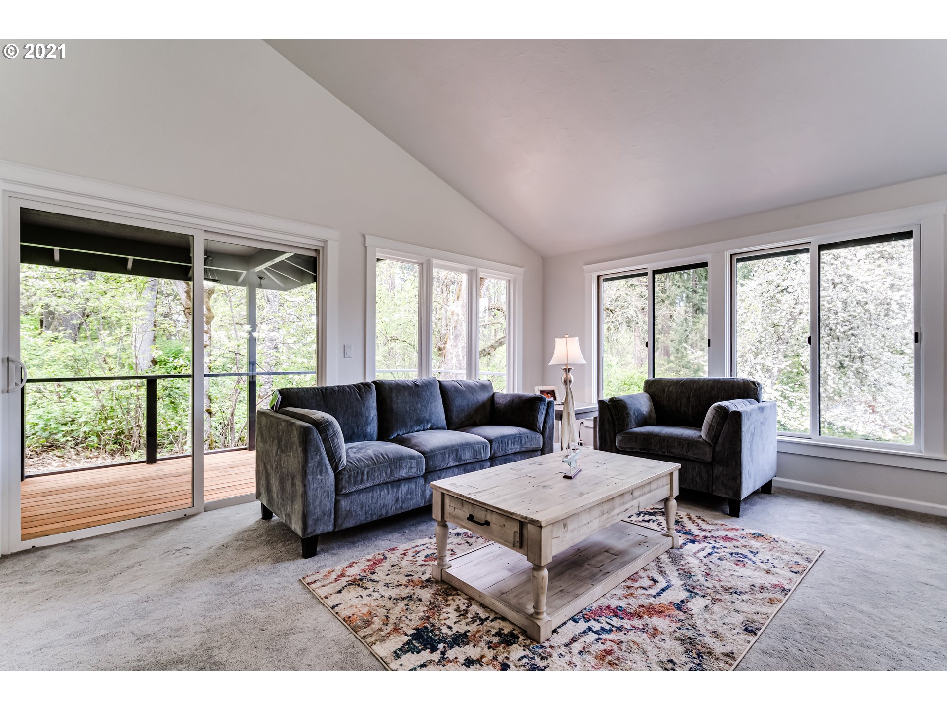 2022 Floral Hill Drive Eugene, OR 97403 - Photo 9 of 32