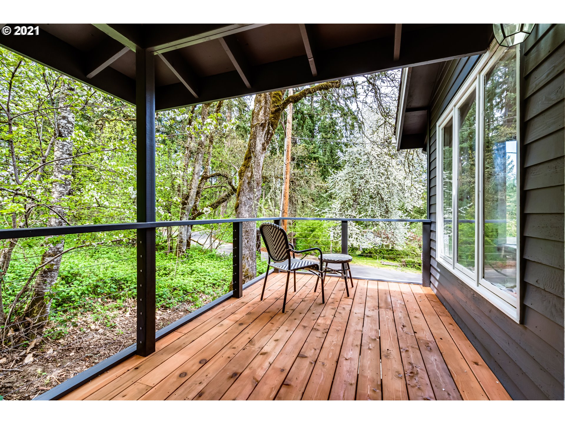 2022 Floral Hill Drive Eugene, OR 97403 - Photo 10 of 32