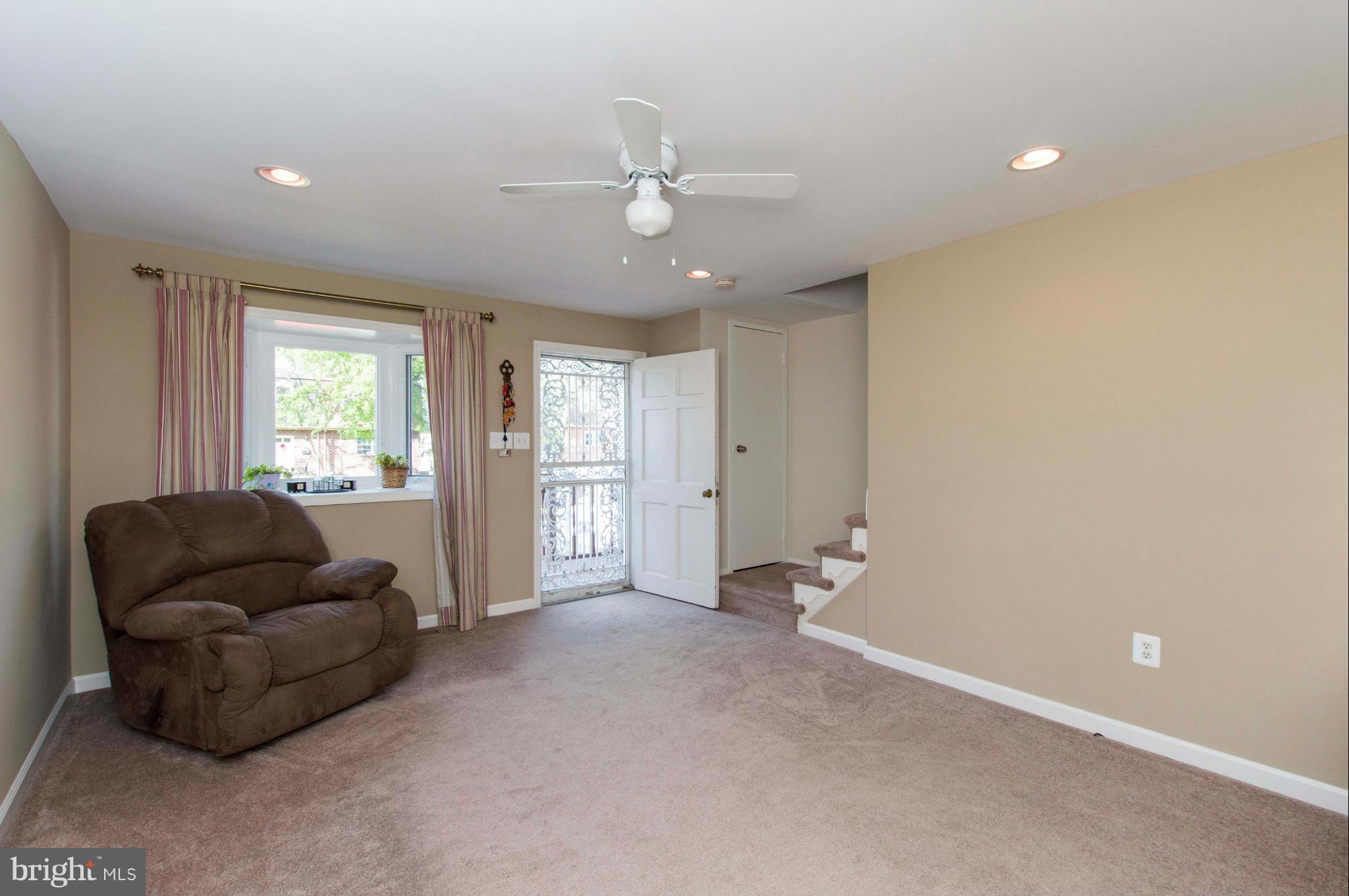 644 Kingston Road Baltimore, MD 21220 - Photo 3 of 30 Living Room