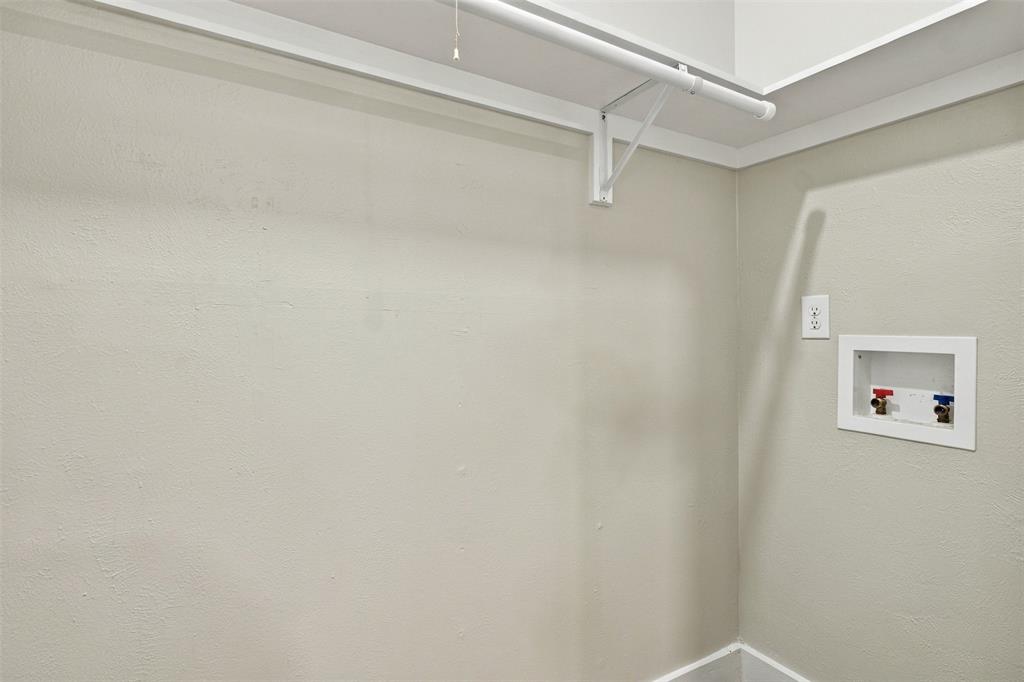 335 Springwillow Road Burleson, TX 76028 - Photo 20 of 29 Gallery Image 20
