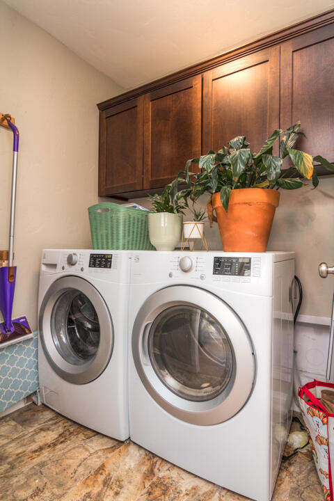 520 Southeast Reed Market Road Bend, OR 97702 - Photo 15 of 25 laundry