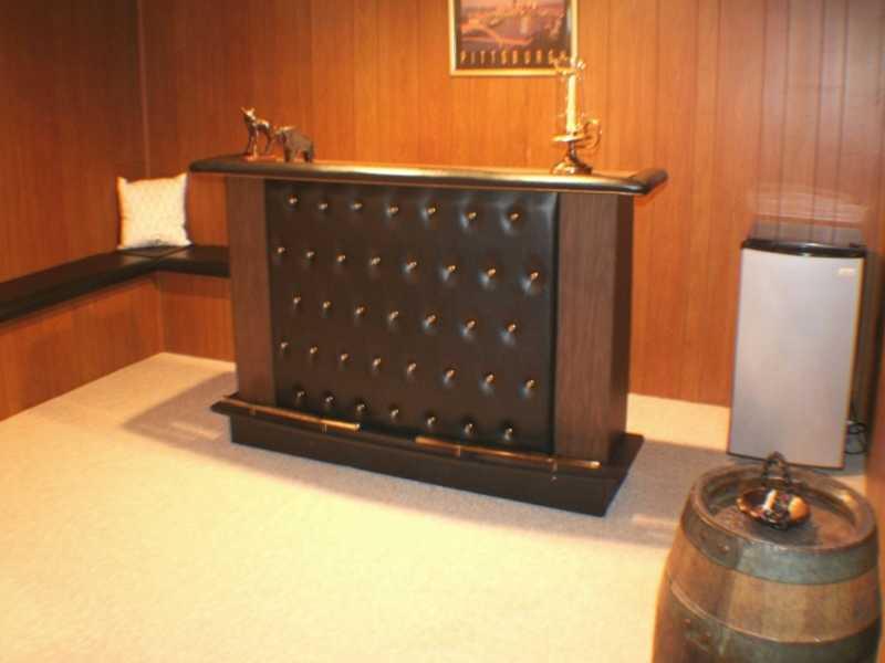 2698 Ridge Road Monaca, PA 15061 - Photo 14 of 22 Family Room. Bar Area with Built in Corner Bench