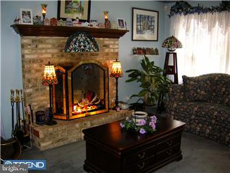 108 Roberts Road Brookhaven, PA 19015 - Photo 11 of 12 Living Room