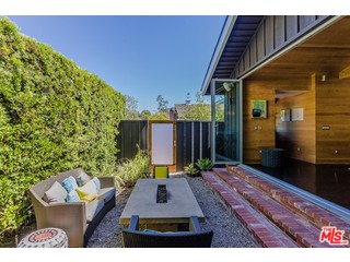 433 Sycamore Road Santa Monica, CA 90402 - Photo 3 of 28