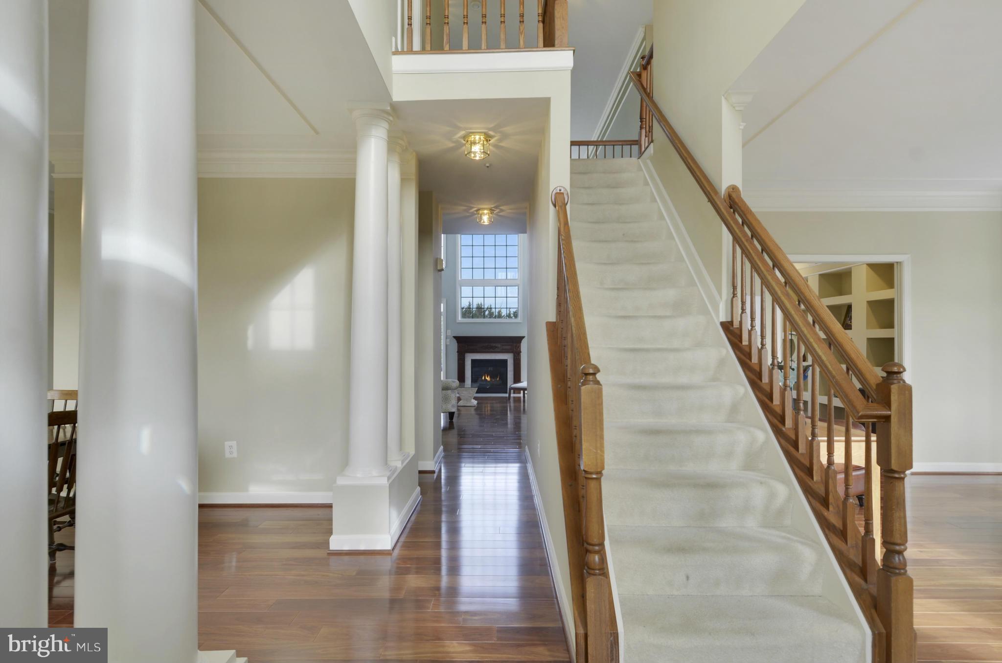 9633 Greenel Road Damascus, MD 20872 - Photo 4 of 30 2-story foyer has gleaming hardwood floor