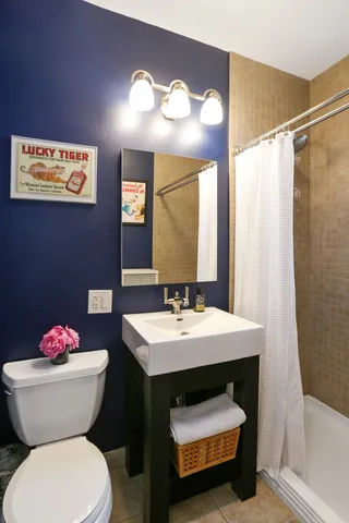 $349,000 | 1339 West Lunt Avenue, Unit 2N, Chicago, IL 60626