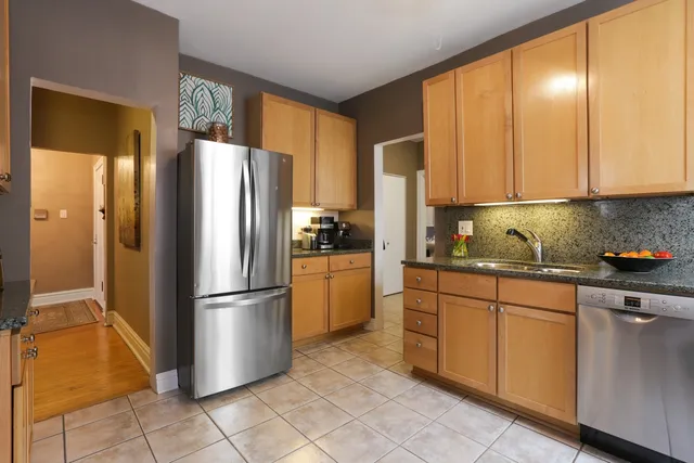 $349,000 | 1339 West Lunt Avenue, Unit 2N, Chicago, IL 60626