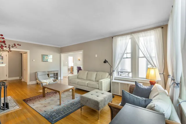 $349,000 | 1339 West Lunt Avenue, Unit 2N, Chicago, IL 60626