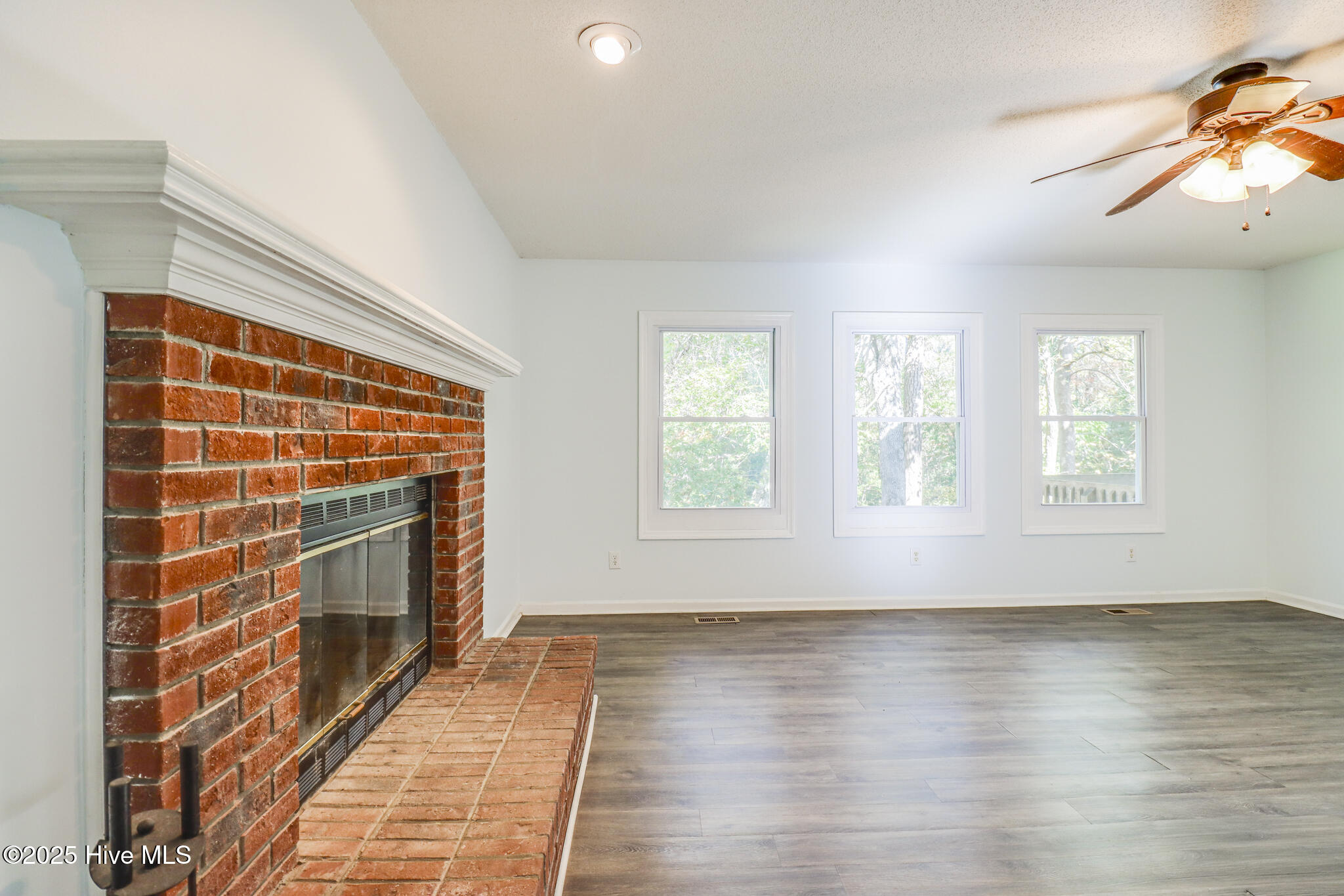 105 Willbarry Road Jacksonville, NC 28540 - Photo 6 of 23 105 Willbarry Rd Print-8