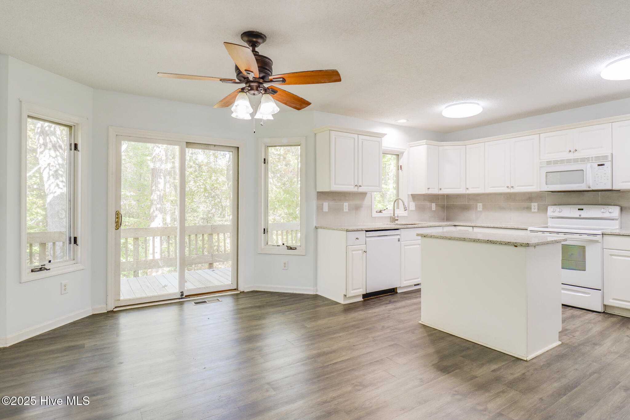 105 Willbarry Road Jacksonville, NC 28540 - Photo 7 of 23 105 Willbarry Rd Print-10