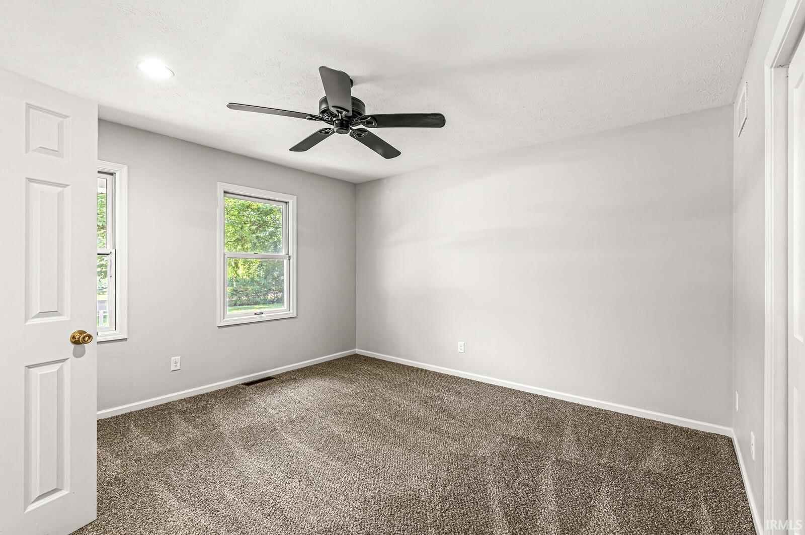 3915 Riverside Drive South Bend, IN 46628 - Photo 12 of 31 Gallery Image 12