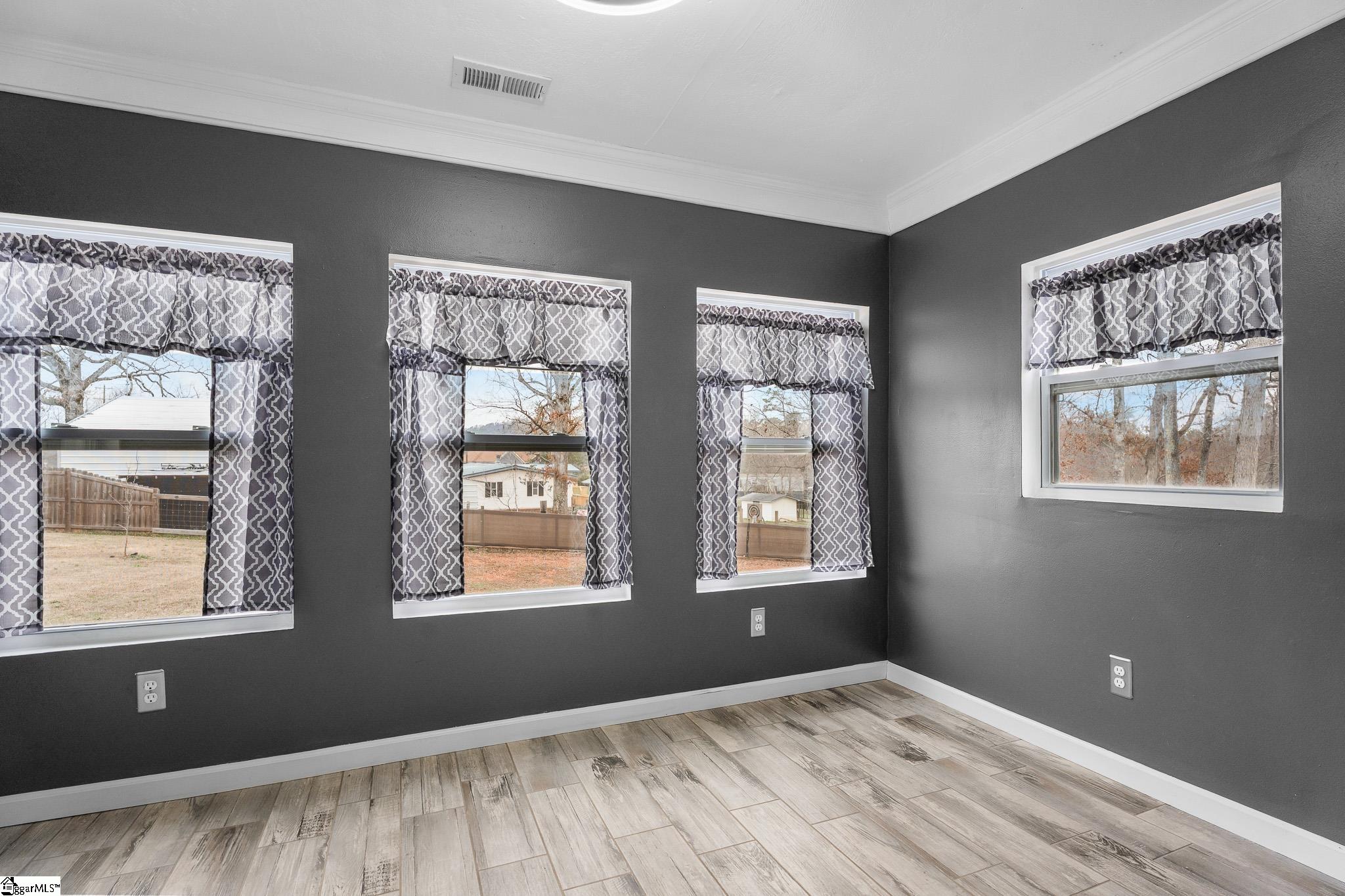 1316 Jameson Road Easley, SC 29640 - Photo 9 of 28