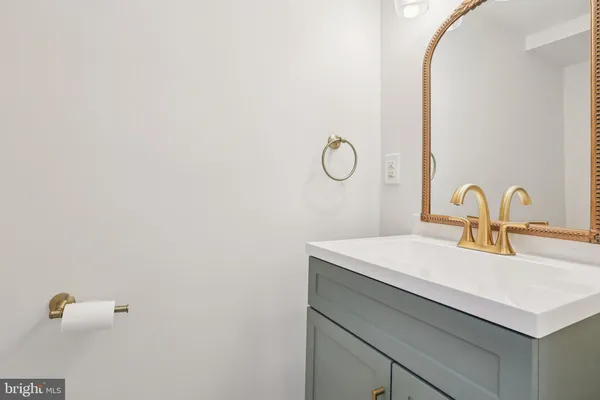 $325,000 | 207 Westbury Court, Unit 122, Downingtown, PA 19335