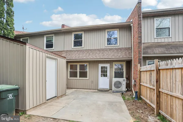 $325,000 | 207 Westbury Court, Unit 122, Downingtown, PA 19335