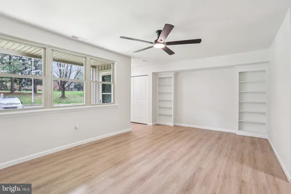 $325,000 | 207 Westbury Court, Unit 122, Downingtown, PA 19335