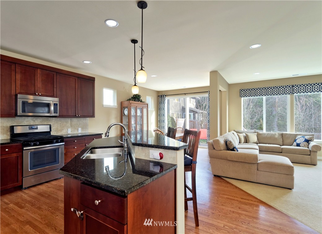 208 Field Avenue Northeast Renton, WA 98059 - Photo 2 of 17
