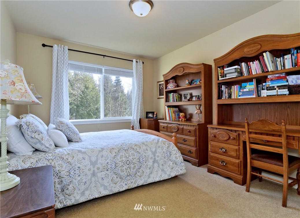 208 Field Avenue Northeast Renton, WA 98059 - Photo 14 of 17