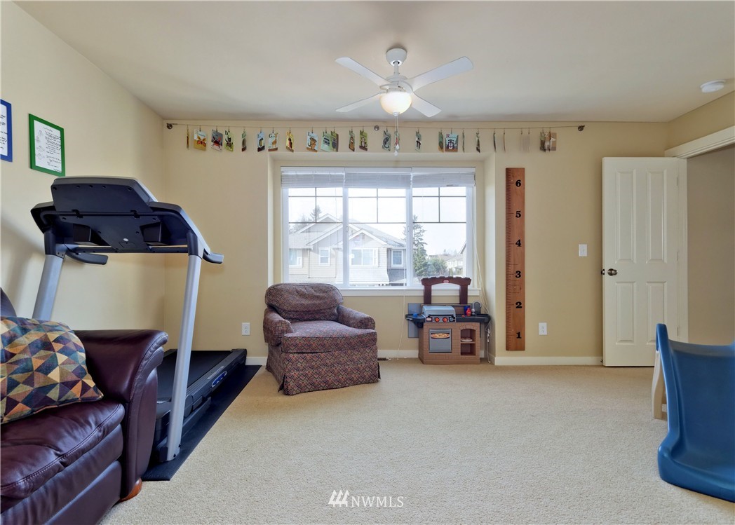 208 Field Avenue Northeast Renton, WA 98059 - Photo 15 of 17