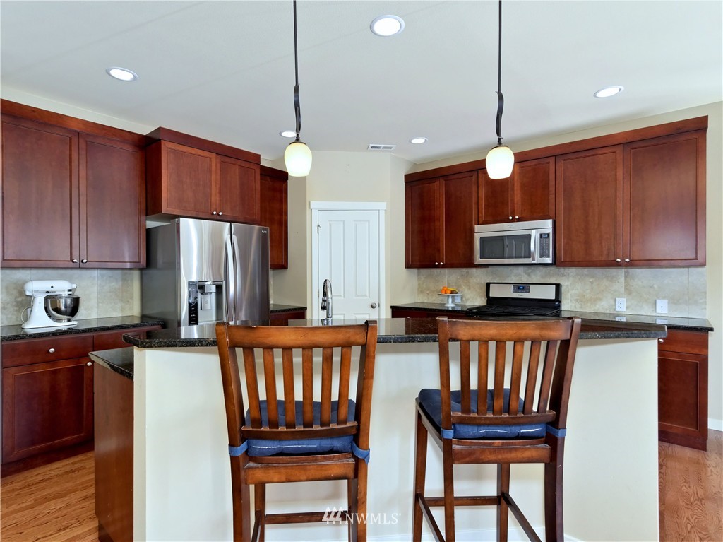 208 Field Avenue Northeast Renton, WA 98059 - Photo 3 of 17