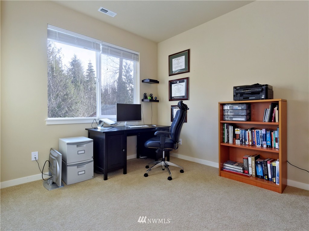 208 Field Avenue Northeast Renton, WA 98059 - Photo 6 of 17