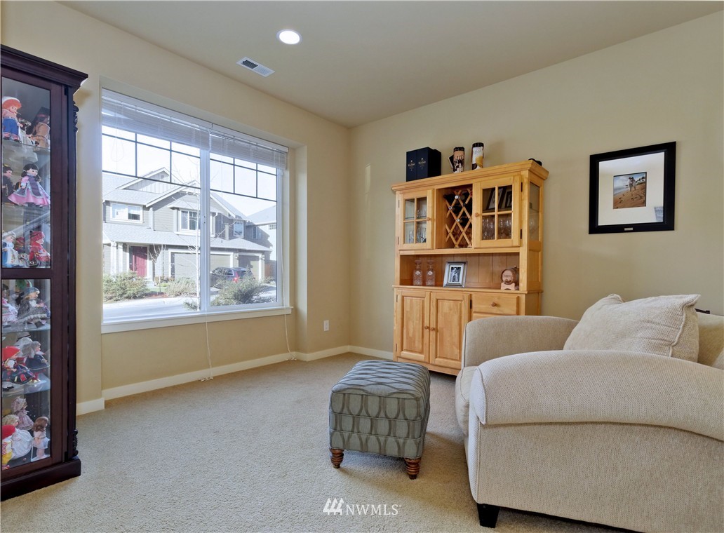 208 Field Avenue Northeast Renton, WA 98059 - Photo 8 of 17