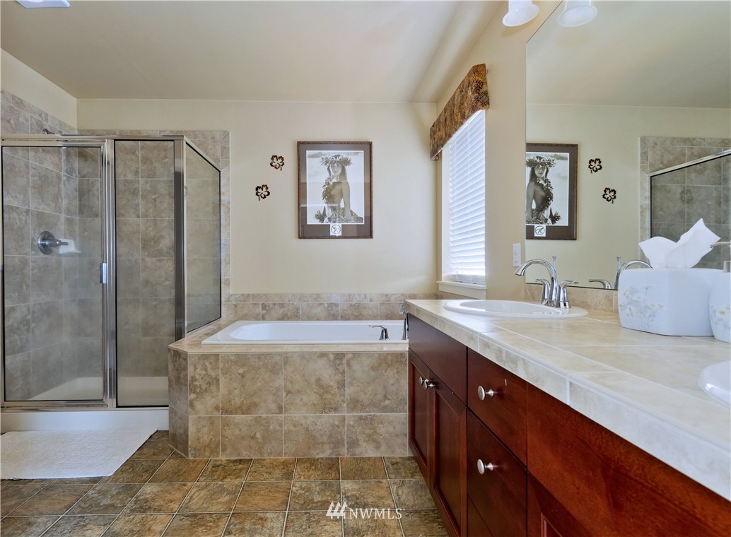 208 Field Avenue Northeast Renton, WA 98059 - Photo 10 of 17