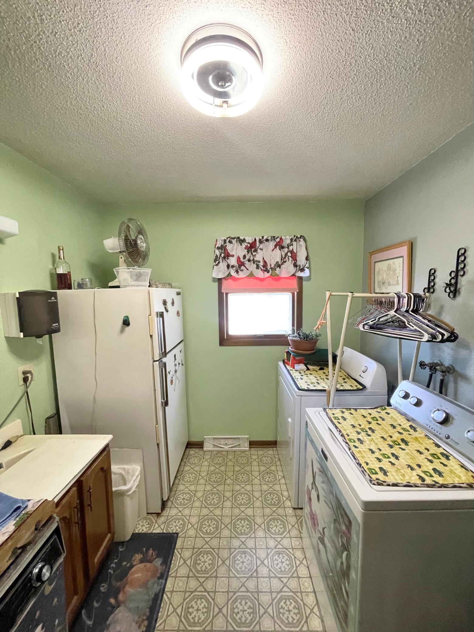 115 West Lincoln Street Springfield, MN 56087 - Photo 22 of 39