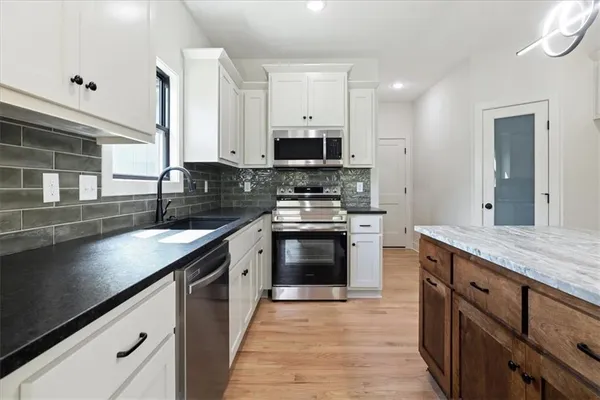 $607,900 | 604 Blackhawke Drive, Smithville, MO 64089