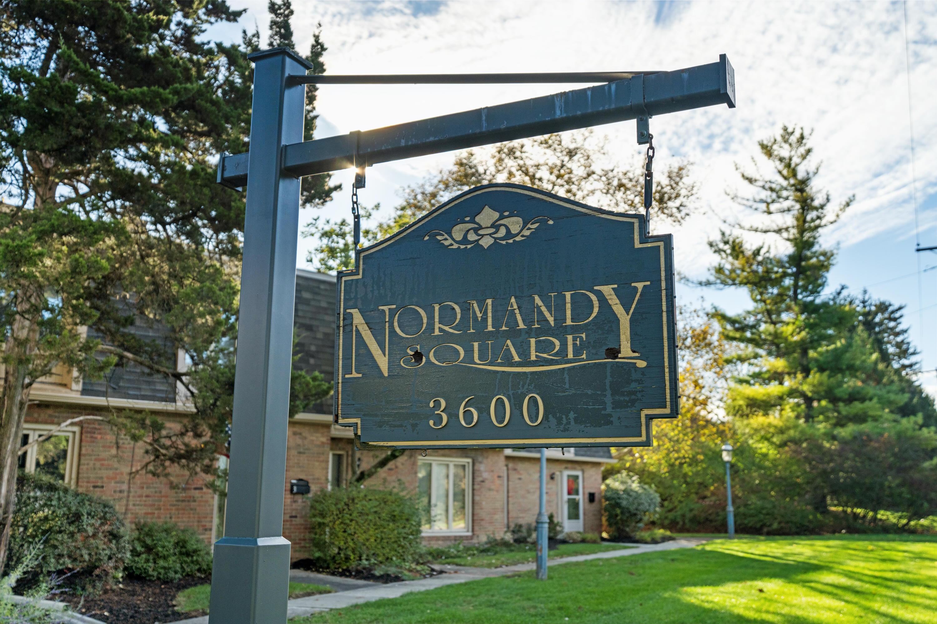 3600 Reed Road, Unit 15 Columbus, OH 43220 - Photo 40 of 41 Entrance of Neighborhood