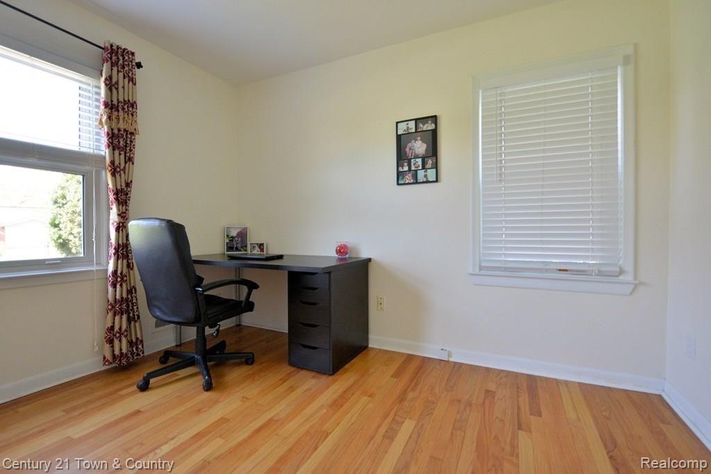27944 Brandywine Road Farmington, MI 48334 - Photo 27 of 49 Bedroom 1f best.jpg