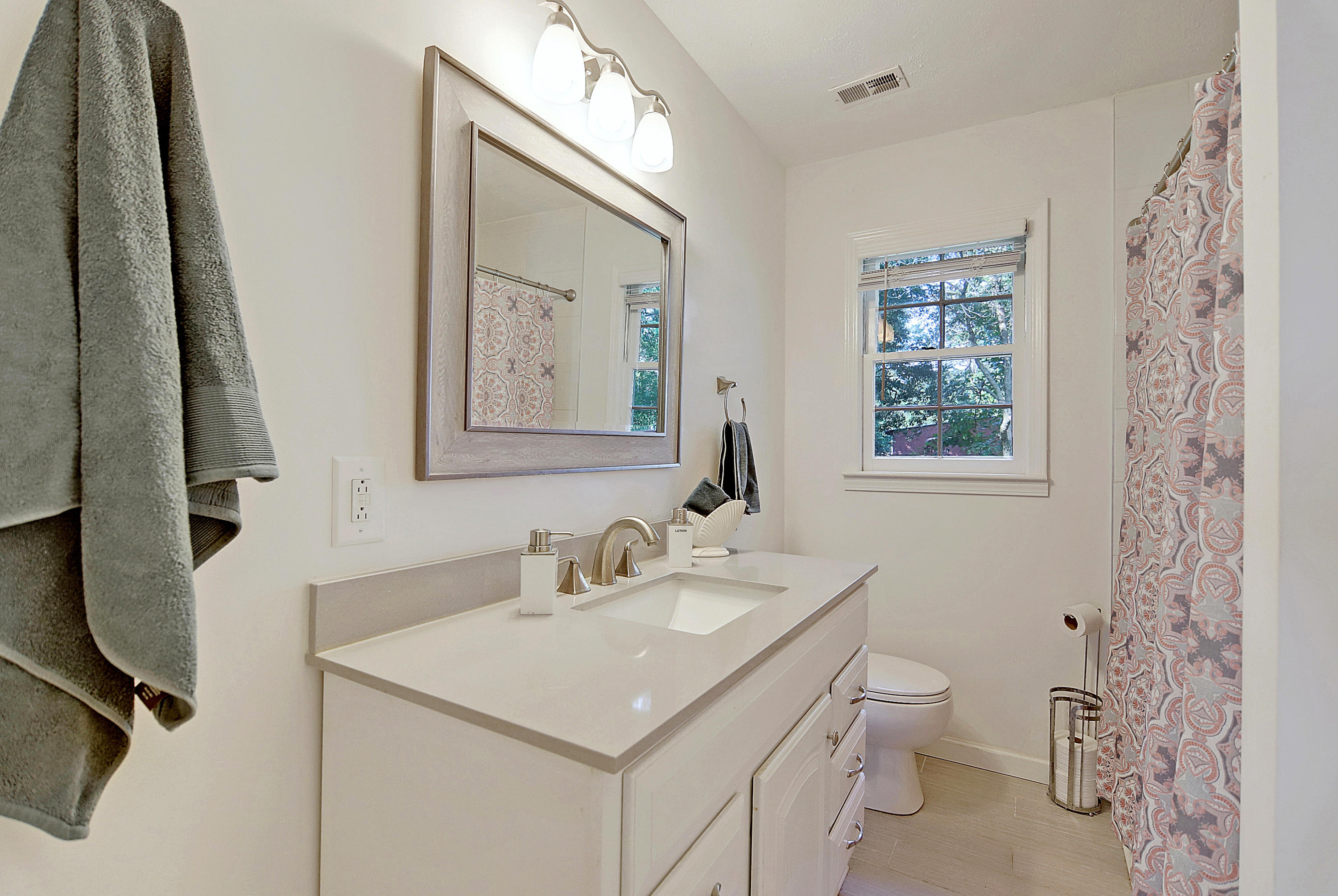 1298 Julian Clark Road Charleston, SC 29412 - Photo 12 of 22 Full Guest Bath