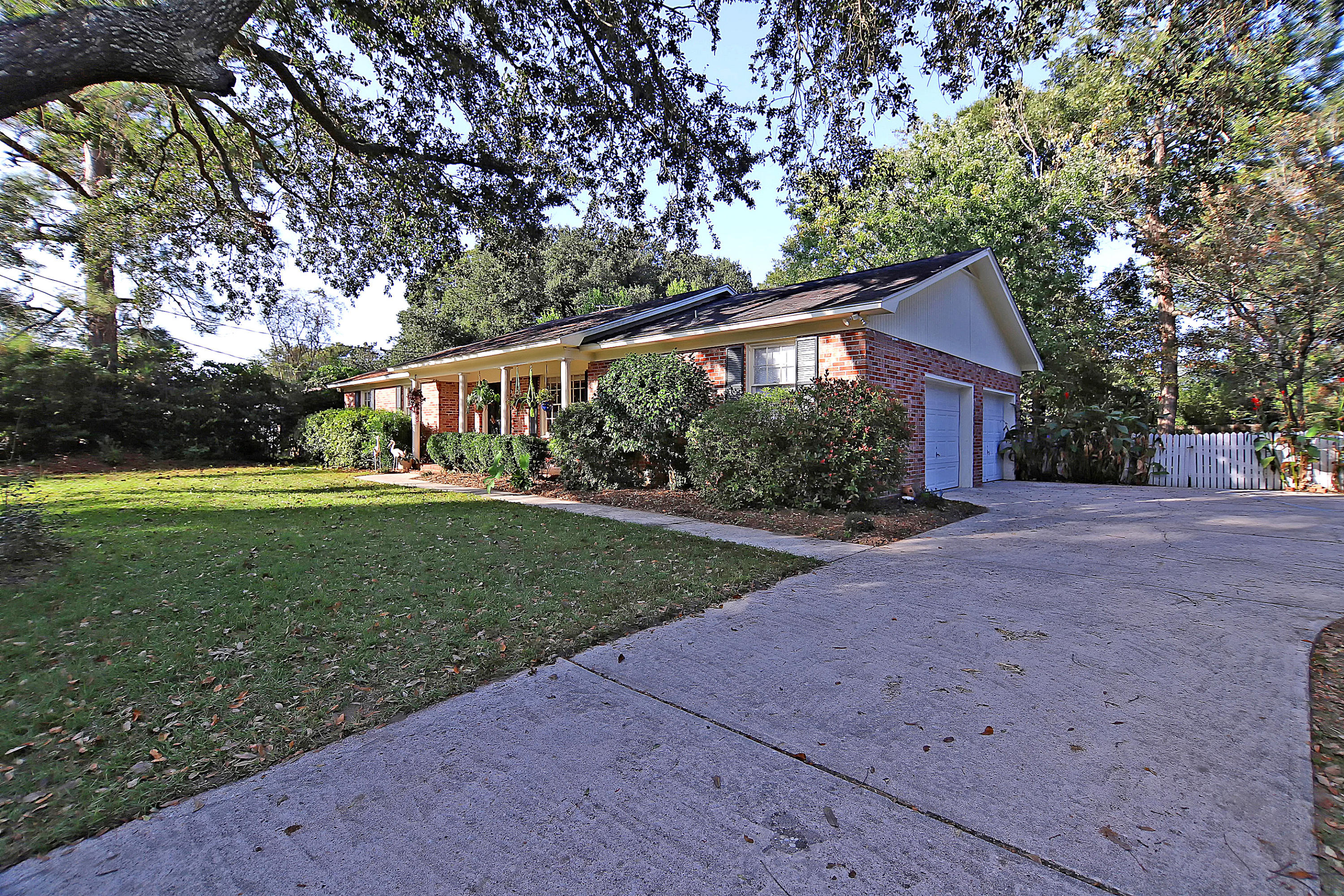 1298 Julian Clark Road Charleston, SC 29412 - Photo 4 of 22 Welcome Home