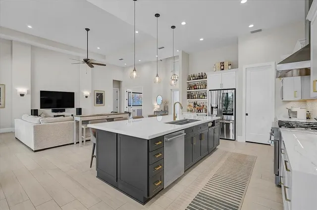 $1,899,000 | 960 Highland Circle, Nokomis, FL 34275