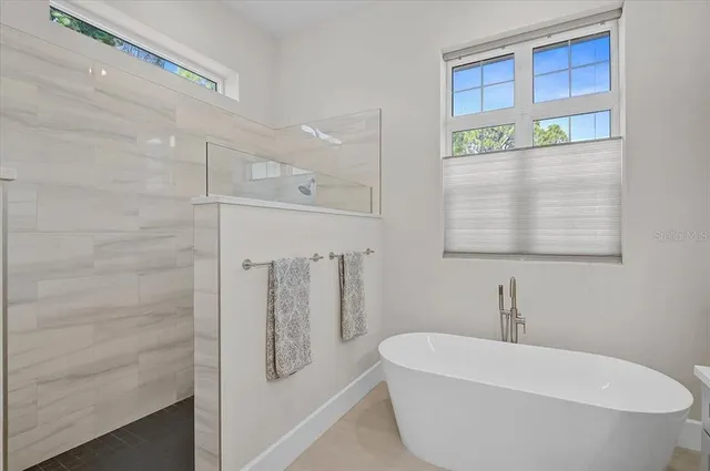 $1,899,000 | 960 Highland Circle, Nokomis, FL 34275