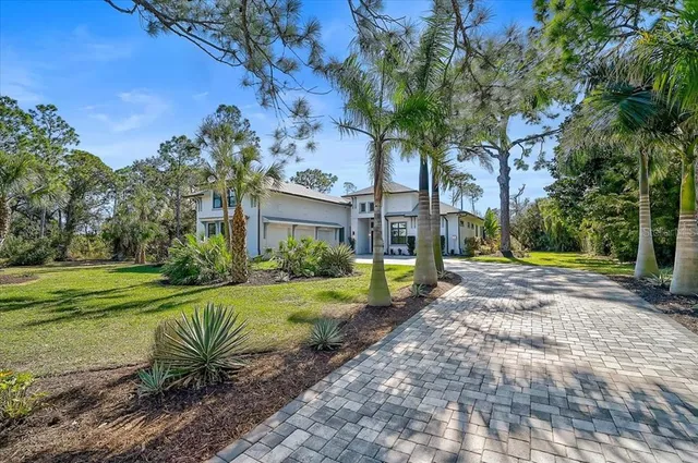 $1,899,000 | 960 Highland Circle, Nokomis, FL 34275