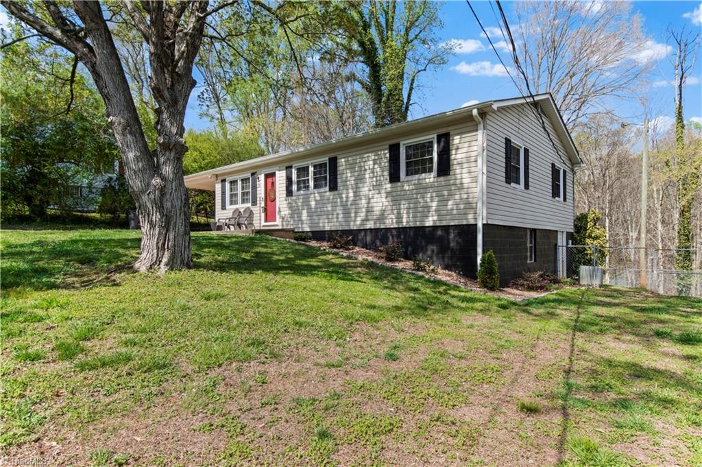 239 Harris Avenue Elkin, NC 28621 - Photo 3 of 26 Gallery Image 3