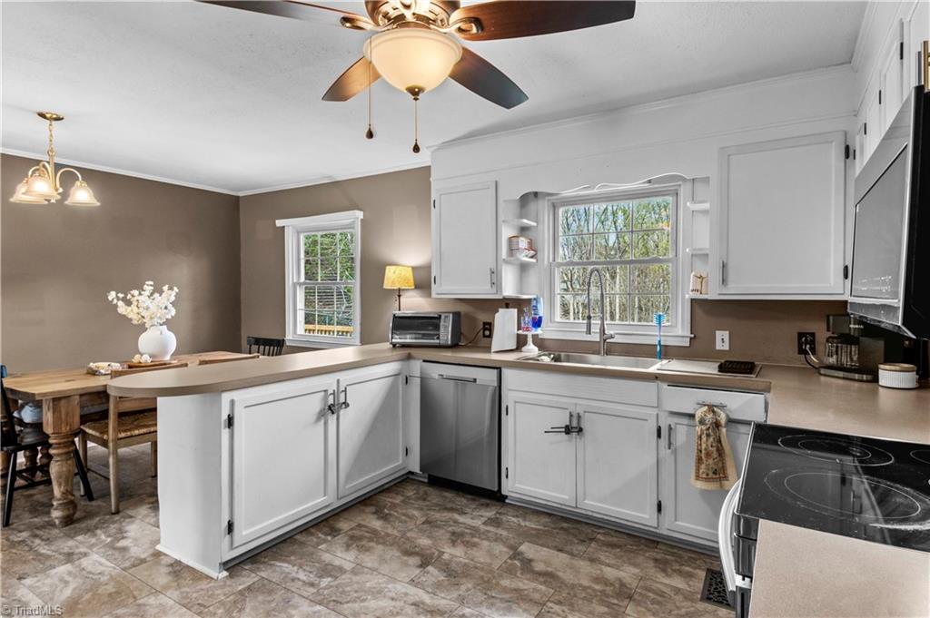 239 Harris Avenue Elkin, NC 28621 - Photo 10 of 26 Gallery Image 10